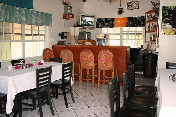Nathan'S Lodge Kemps Bay Vakantiepark