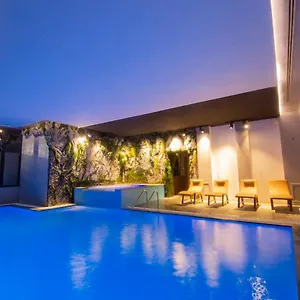 Kocibelli Pool & 4* Korce